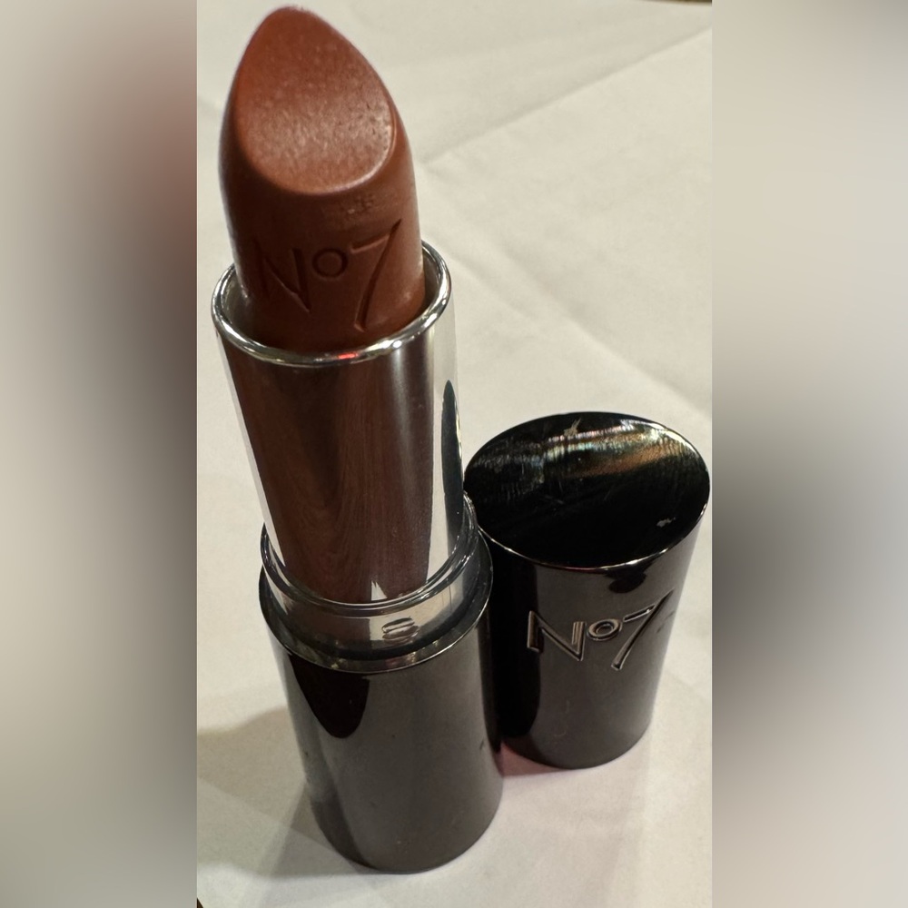 New Boots No7 Moisture Drench Lipstick Honey Bloom 740 - Picture 4 of 11